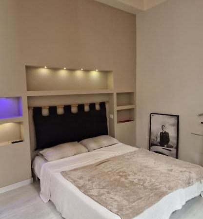 Savelli Apartment Old Town - Near Navona Place Рим Экстерьер фото