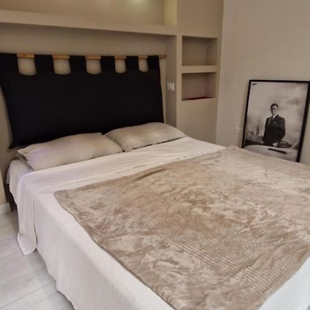 Savelli Apartment Old Town - Near Navona Place Рим Экстерьер фото