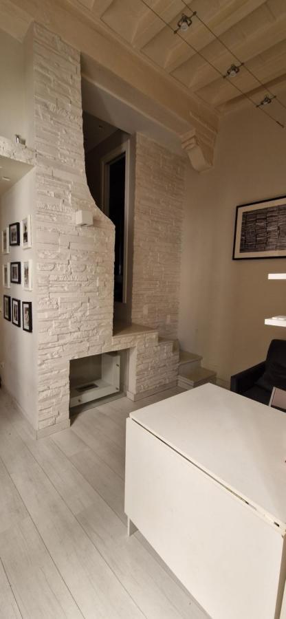 Savelli Apartment Old Town - Near Navona Place Рим Экстерьер фото