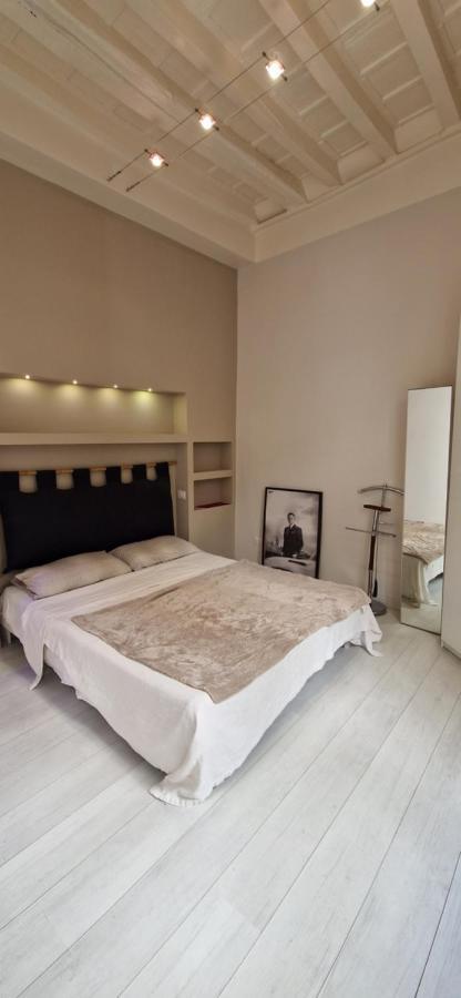Savelli Apartment Old Town - Near Navona Place Рим Экстерьер фото